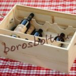 12-es Bortároló faláda + Ajándék Feliratozás vagy Borkiöntő