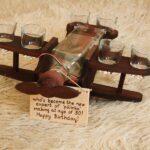 Pálinkás Repülő Fából 6 db Pohárral és Pálinkásüveggel Gravírozva is