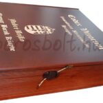 Fadoboz Extra 3 bornak Kódex Formájú boros fadoboz