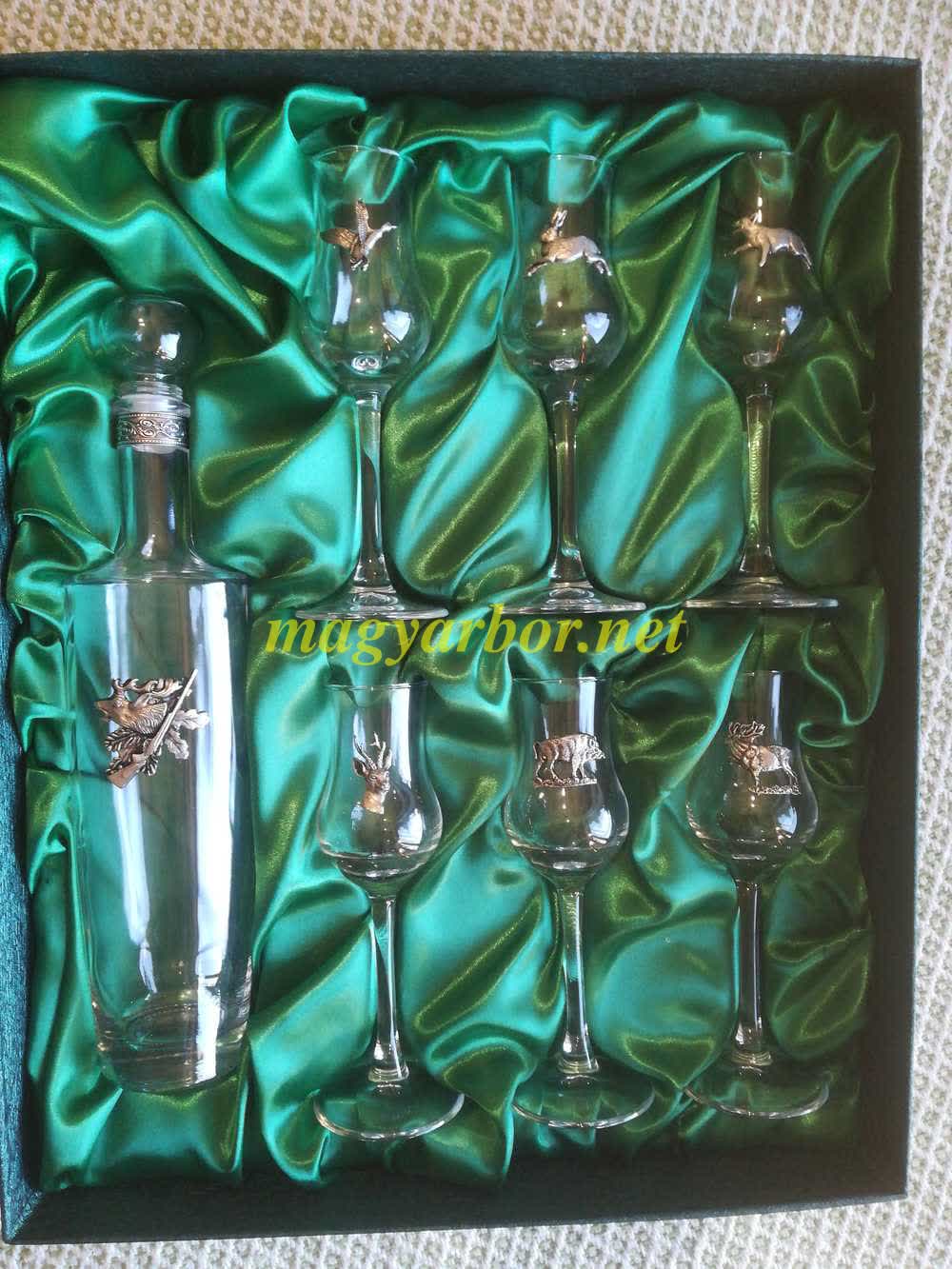 Pálinkás Készlet Vadászos Ón Díszítéssel